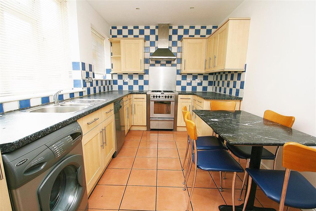 Property photo 3 of 8