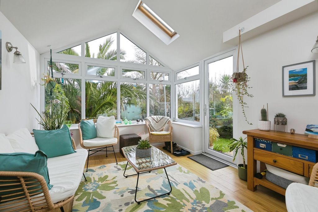 Property photo 3 of 12 Pbox-Img.Jpg