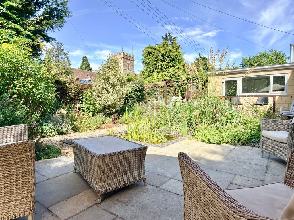 Property photo 2 of 21