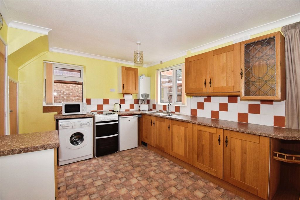 Property photo 3 of 19 Kitchen Diner