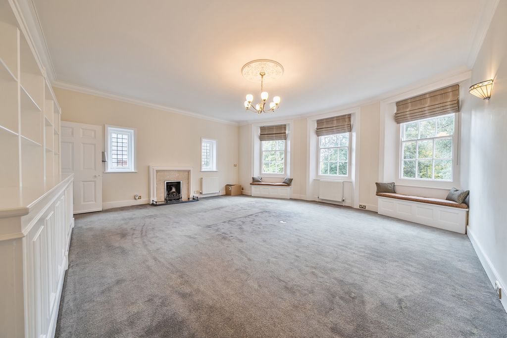 Property photo 3 of 16 Reception