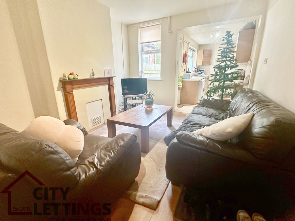 Property photo 2 of 16 Img_2947