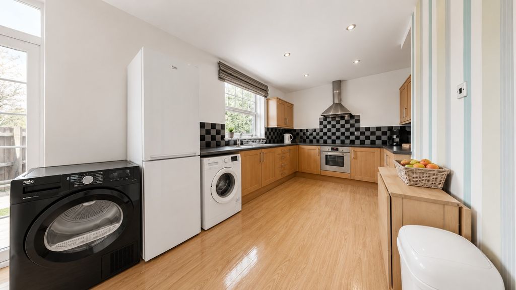 Property photo 1 of 17 5068492