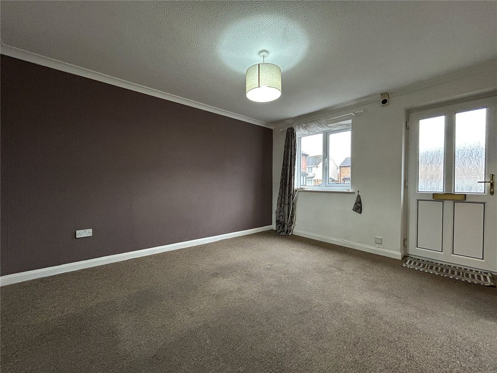 Property photo 3 of 8 Picture No. 18