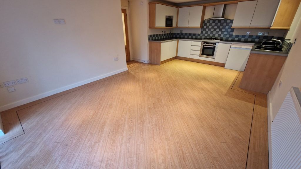 Property photo 2 of 11 Picture No. 13