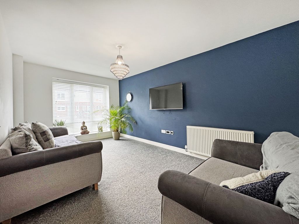 Property photo 2 of 32