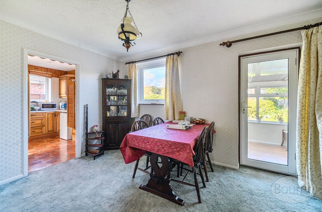 Property photo 3 of 16 Picture No. 17