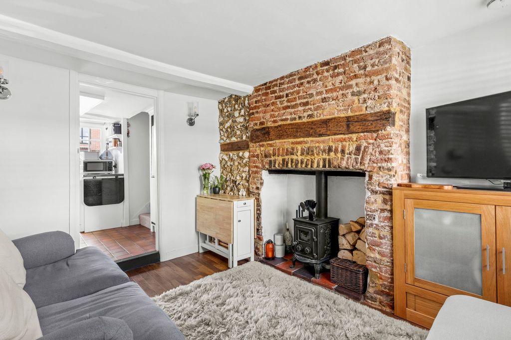 Property photo 2 of 11