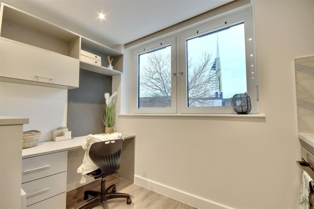 Property photo 3 of 17 4N2G4J1Drkwxpzommhxzeg.Jpg