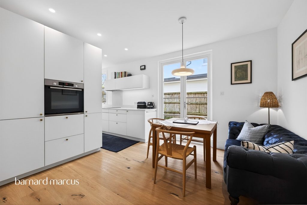 Property photo 2 of 21