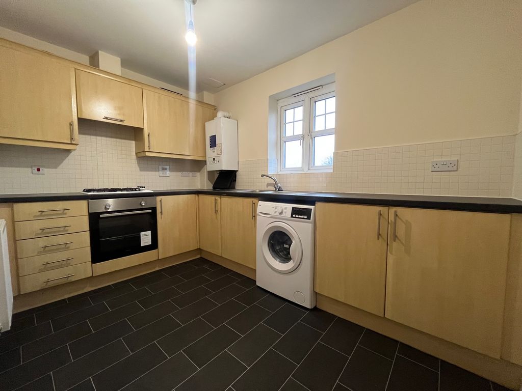 Property photo 3 of 6 Kitchen