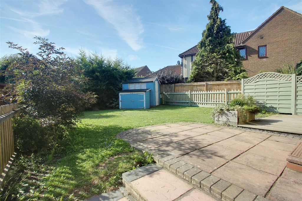 Property photo 2 of 8