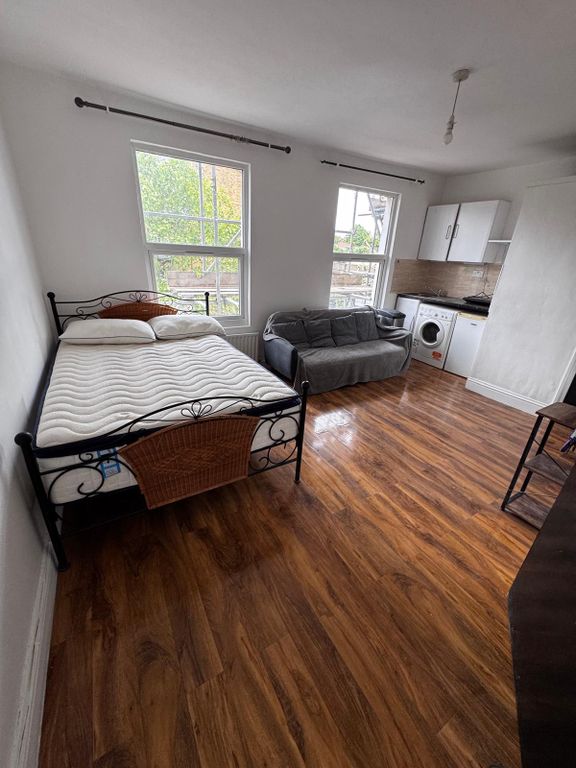 Property photo 1 of 3