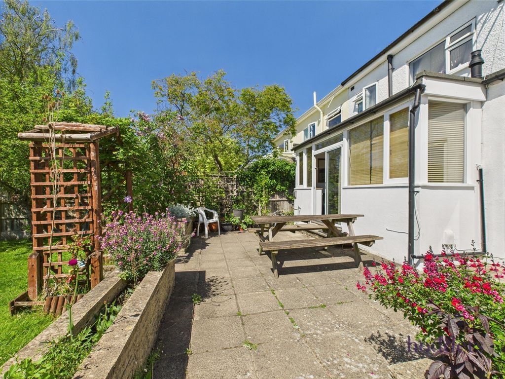 Property photo 3 of 11 Picture No. 13