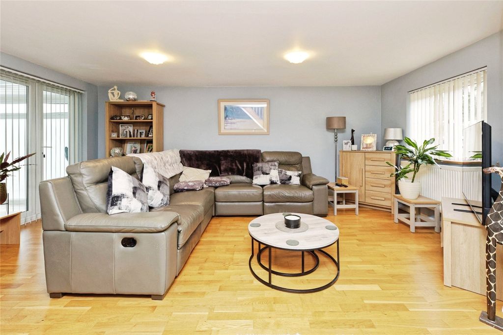 Property photo 2 of 21 Picture No. 02