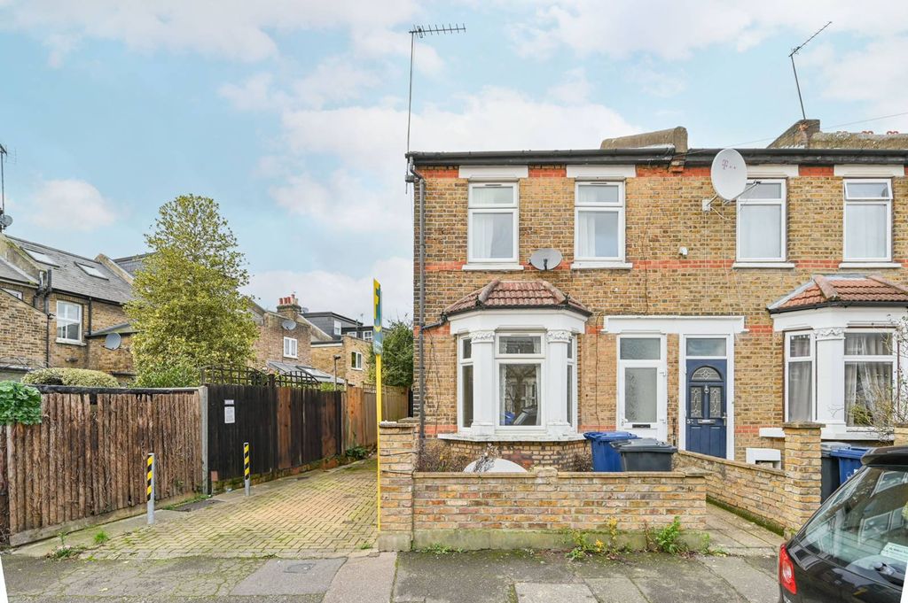 Property photo 1 of 2