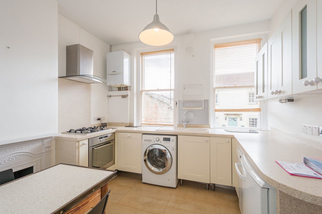 Property photo 2 of 13 13 Devonshire Buildings Fff - Photo -1