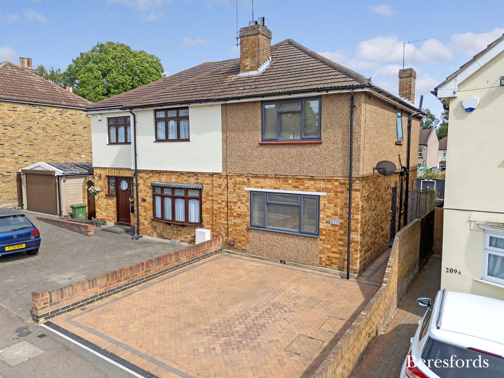 Property photo 1 of 16 Picture No. 03