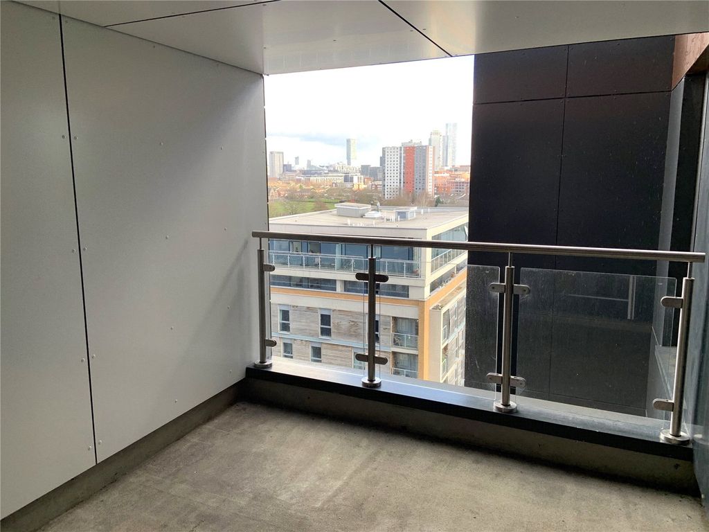 Property photo 2 of 8 Picture No. 14