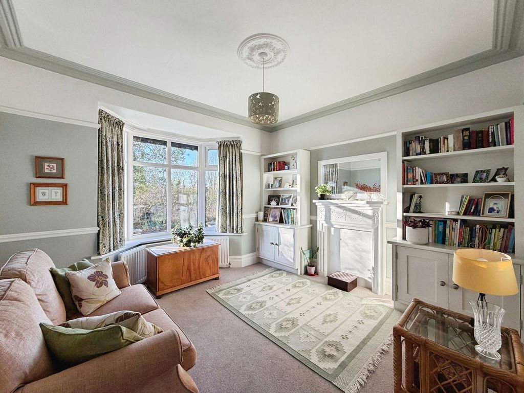 Property photo 3 of 19