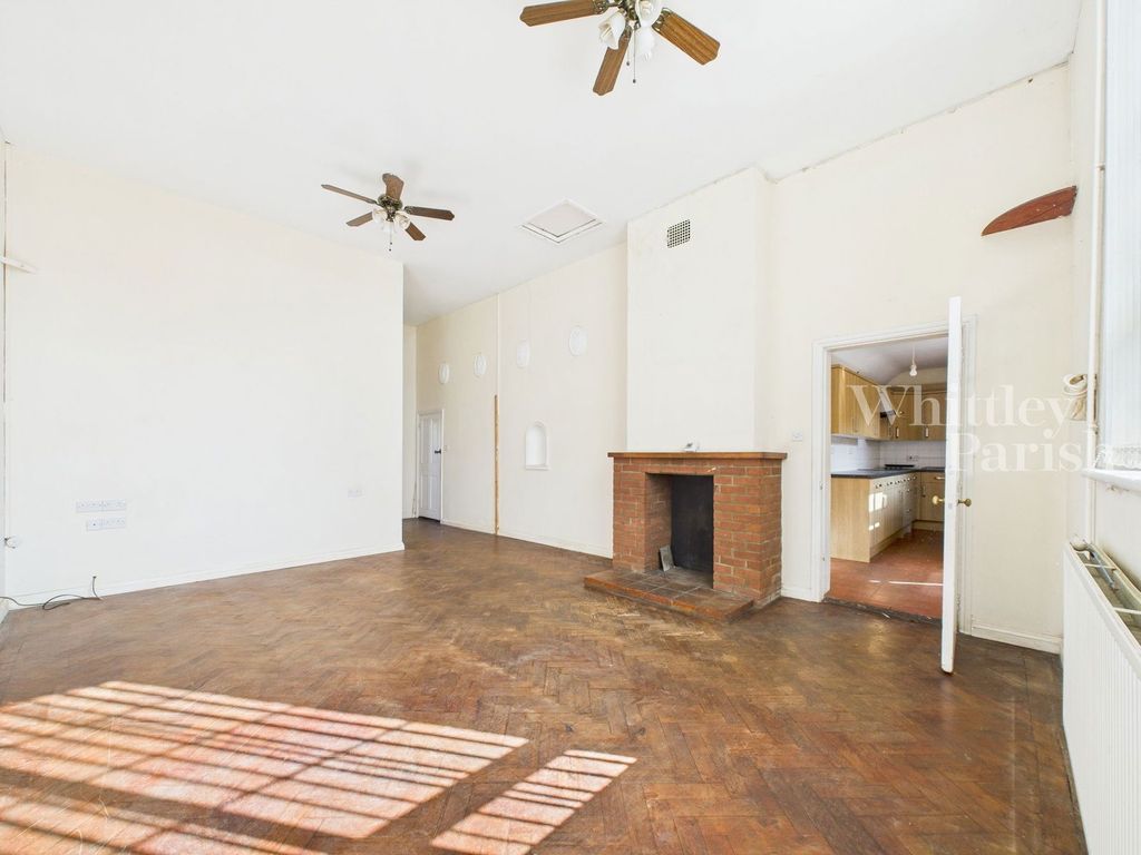 Property photo 3 of 13