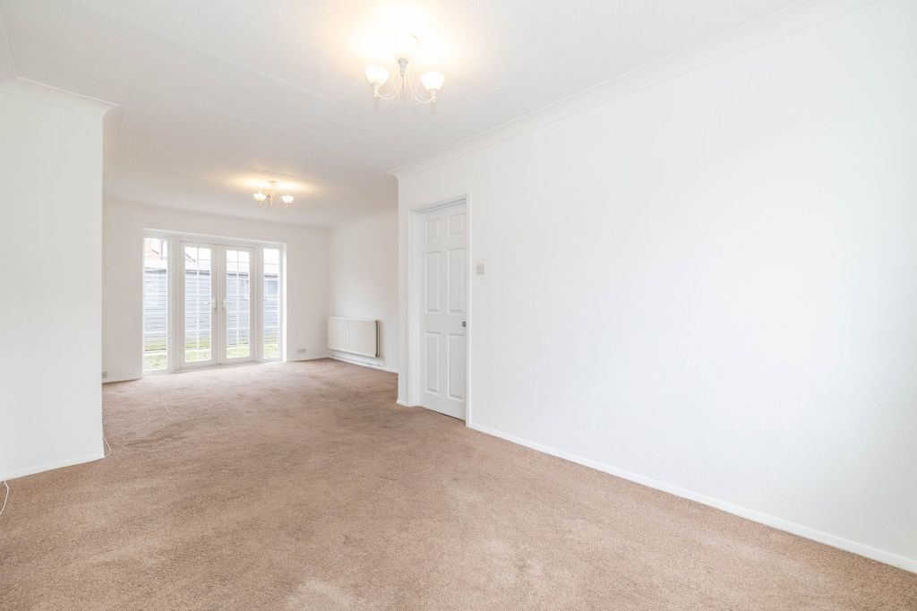 Property photo 2 of 12 Picture 2