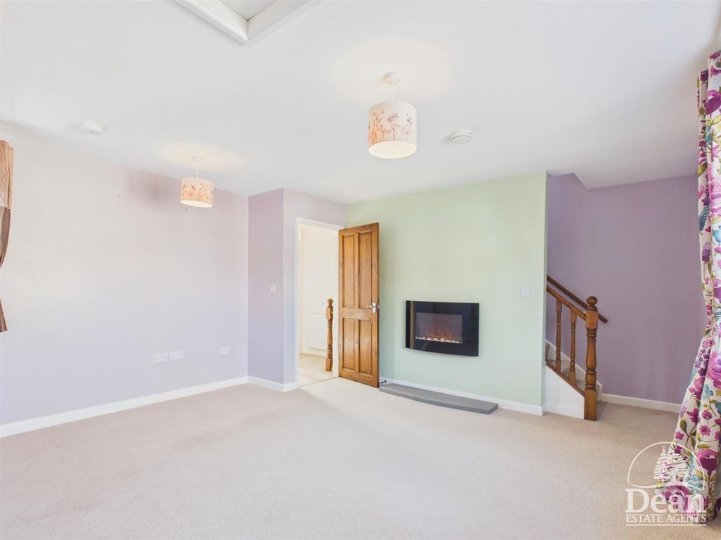 Property photo 2 of 22