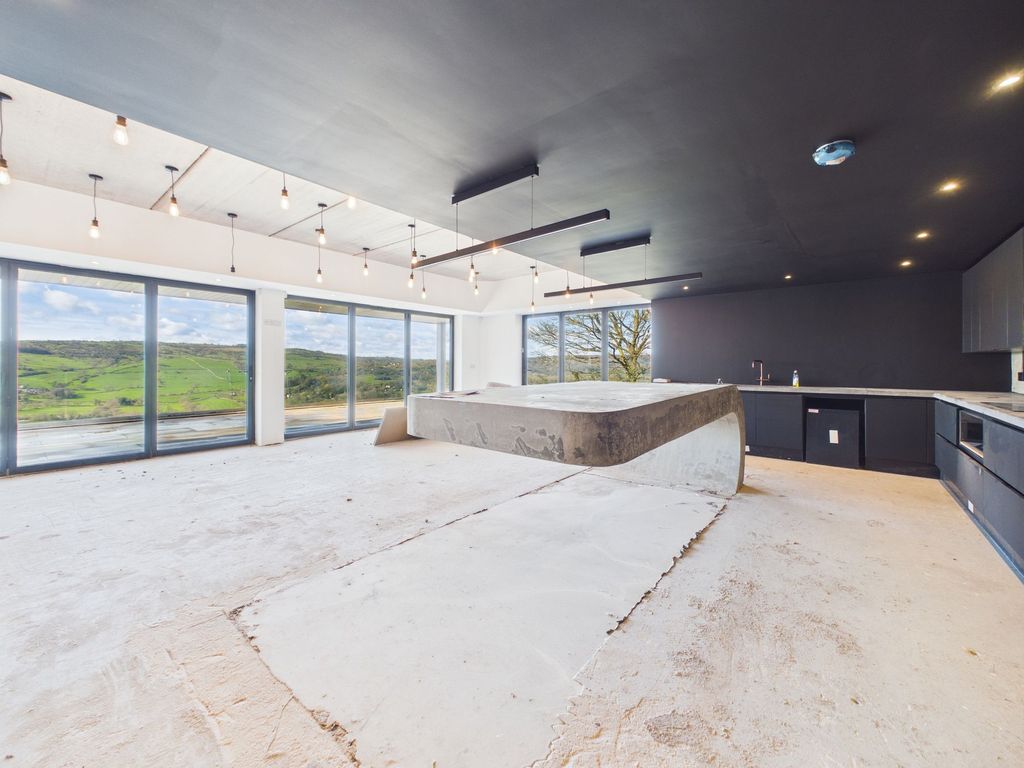 Property photo 3 of 65