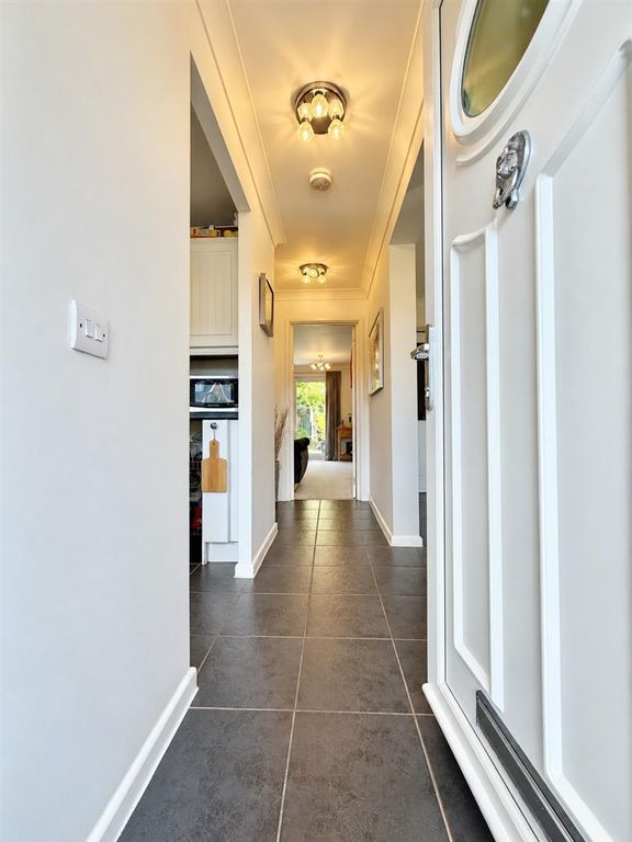 Property photo 3 of 16 Hallway.Jpg