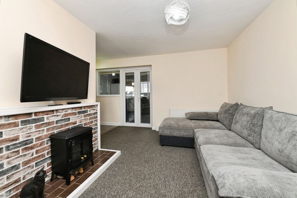 Property photo 3 of 18 Pbox-Img.Jpg