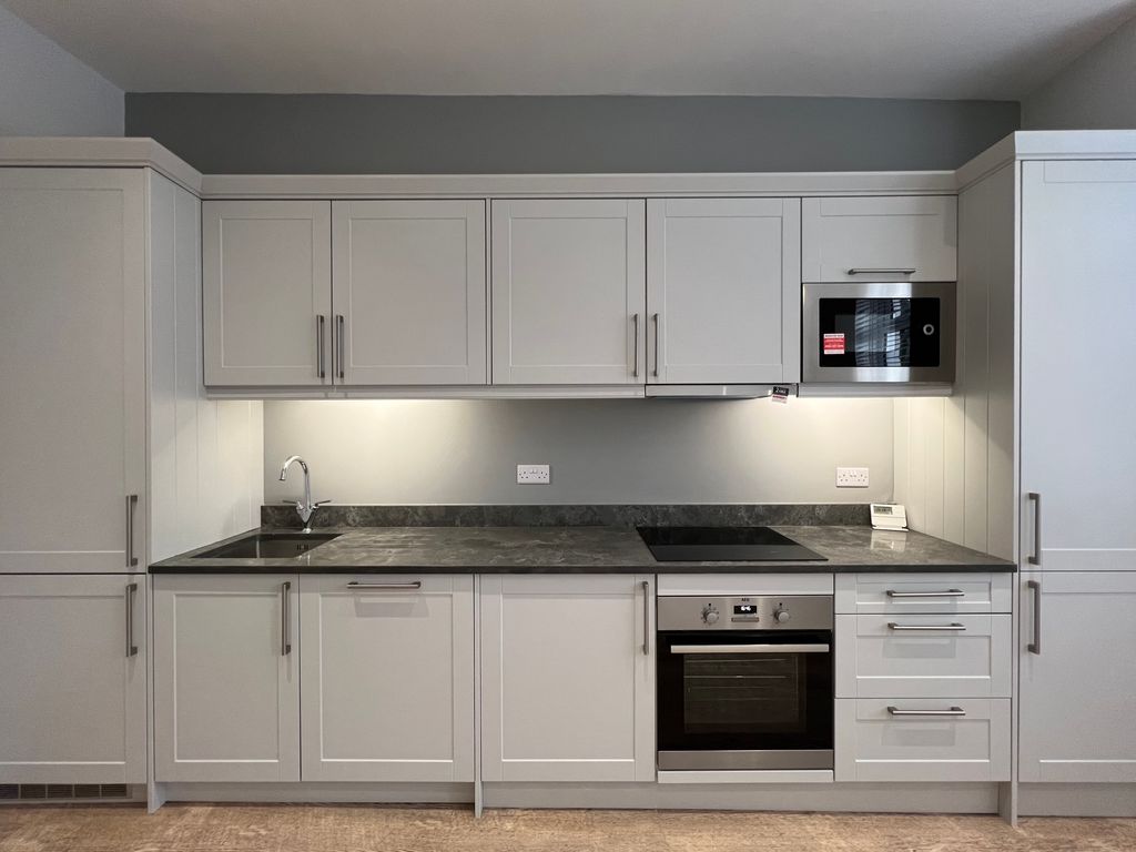 Property photo 3 of 9 Kitchen