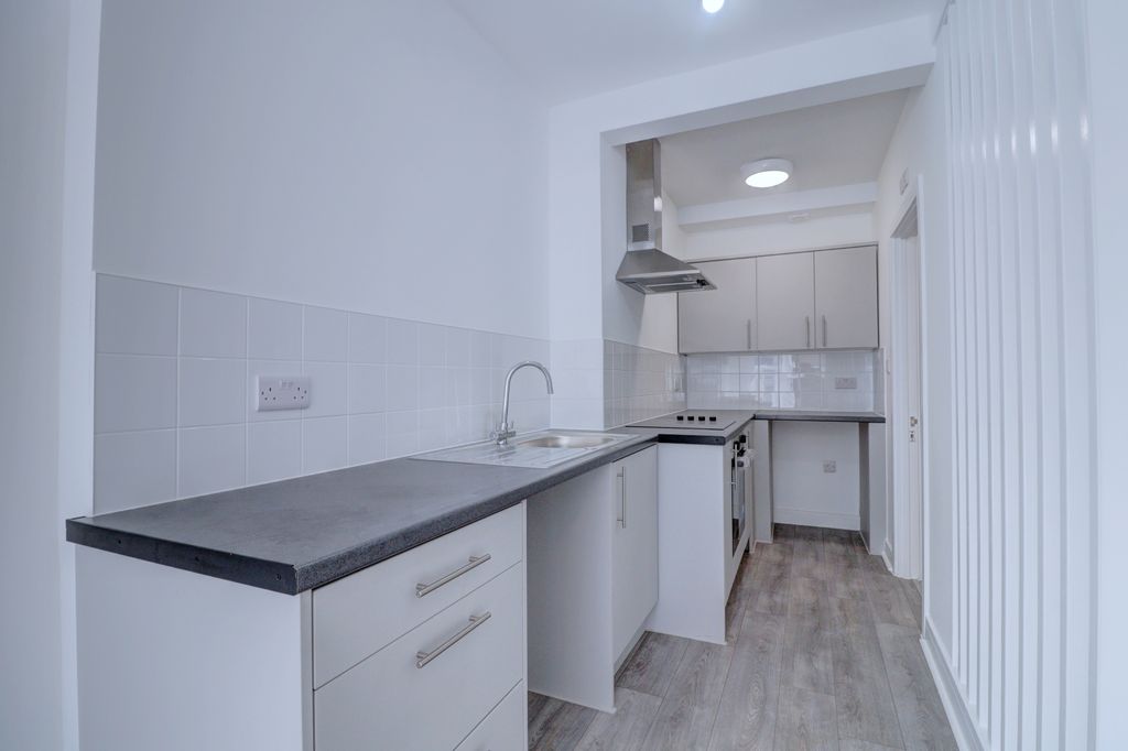 Property photo 3 of 9 Picture No. 05