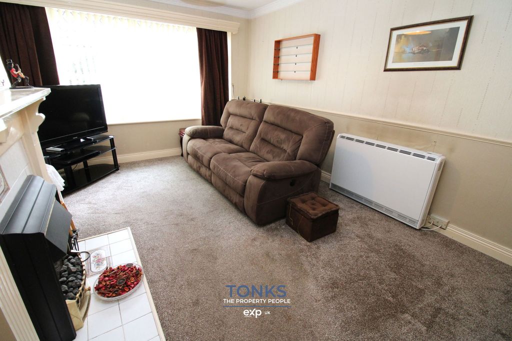 Property photo 3 of 14