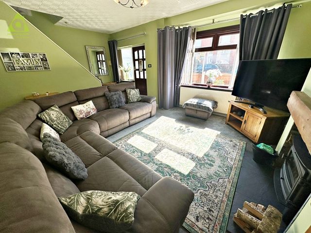 Property photo 2 of 20