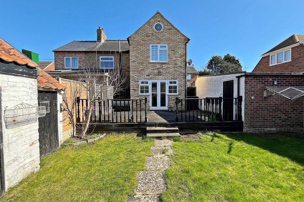 Property photo 2 of 12 5011034