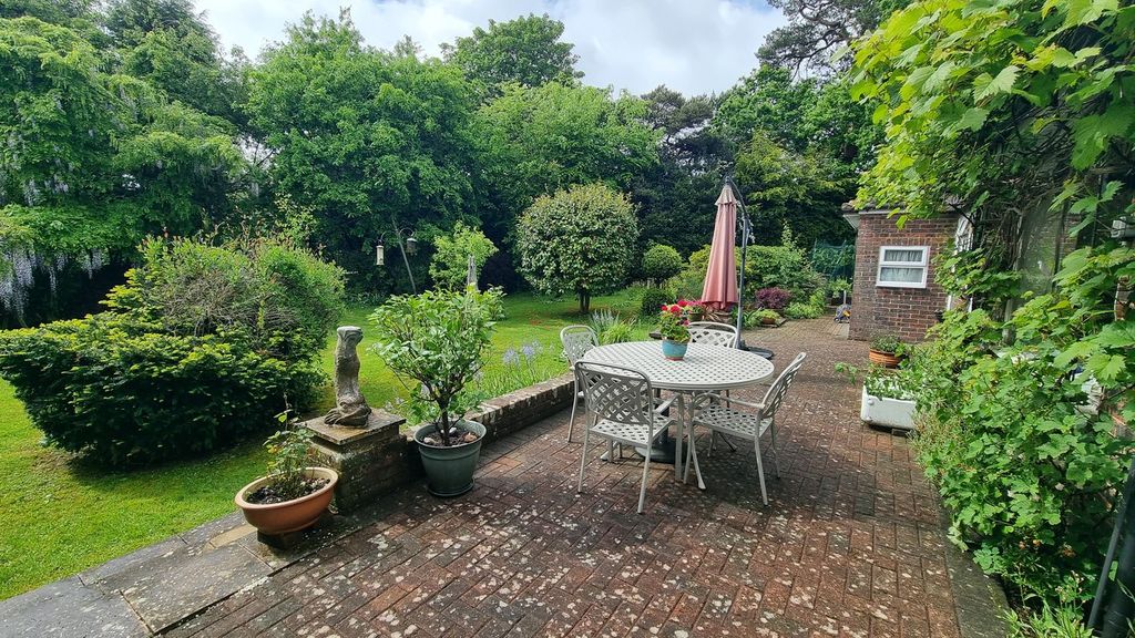Property photo 1 of 25