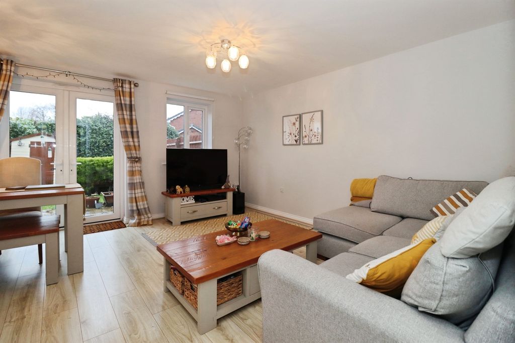 Property photo 3 of 9