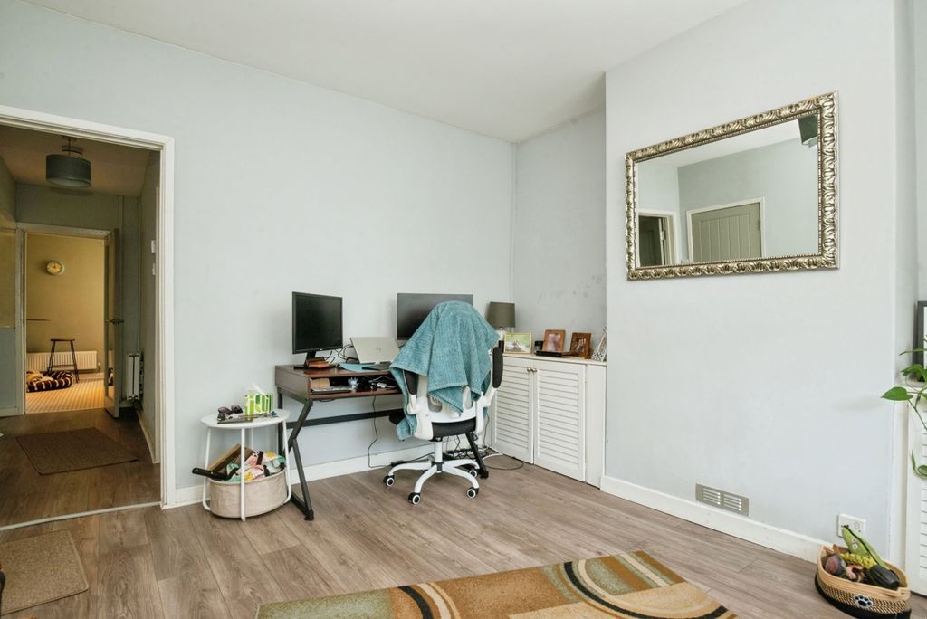 Property photo 3 of 11 Pbox-Img.Jpg