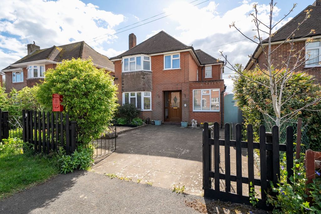 Property photo 1 of 43