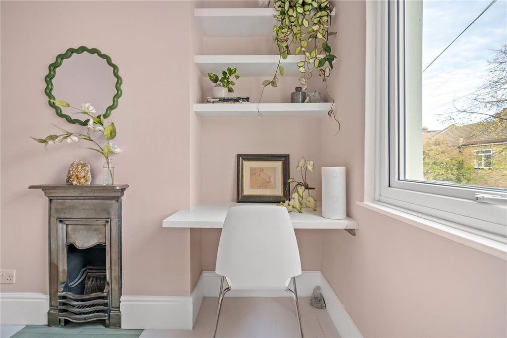 Property photo 3 of 18 Picture No. 16