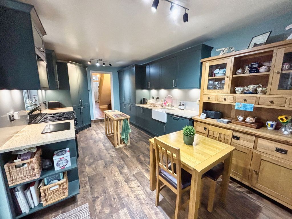 Property photo 2 of 29