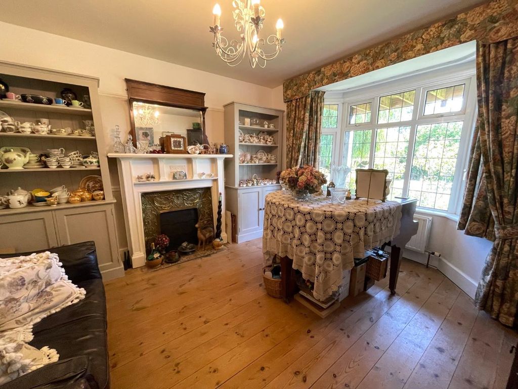 Property photo 3 of 46 Music Room.Jpg