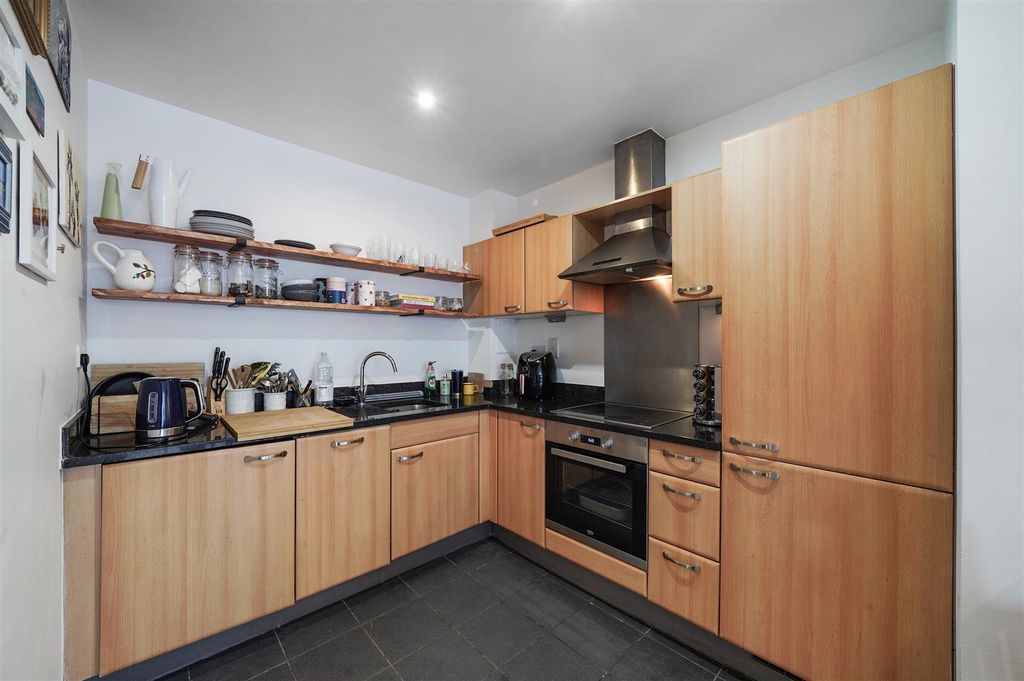 Property photo 2 of 16 51 Morton Close - A7N2Kjwmxzcgbfhrj4Fc.Jpg
