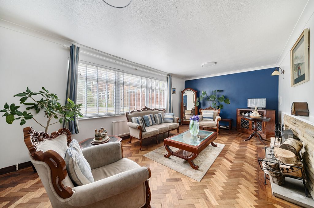 Property photo 2 of 24 1326594-1-6882280...