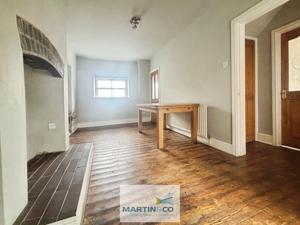 Property photo 3 of 16 04Ff10B3--4Bcf-9138-A319E9331F21-11286-000003595F4