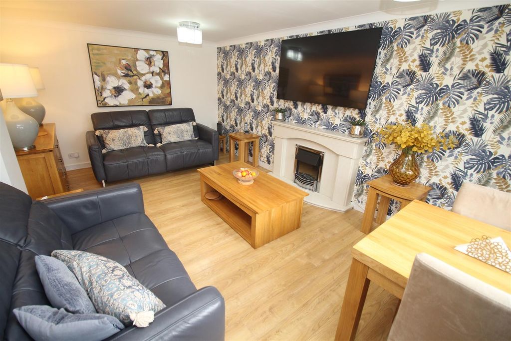 Additional image 6 of 4 bed terraced house for saleOronsay Avenue, Port Glasgow PA14