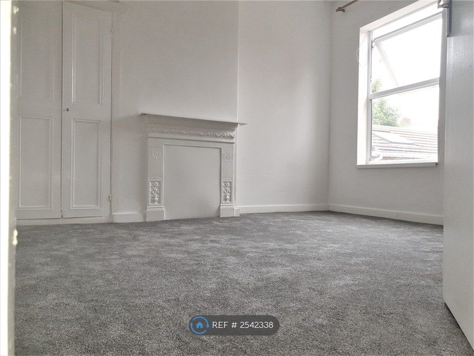 Property photo 3 of 13 Bedroom
