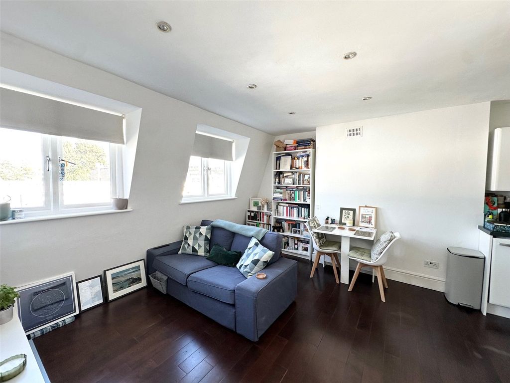 Property photo 1 of 16 Picture No. 05