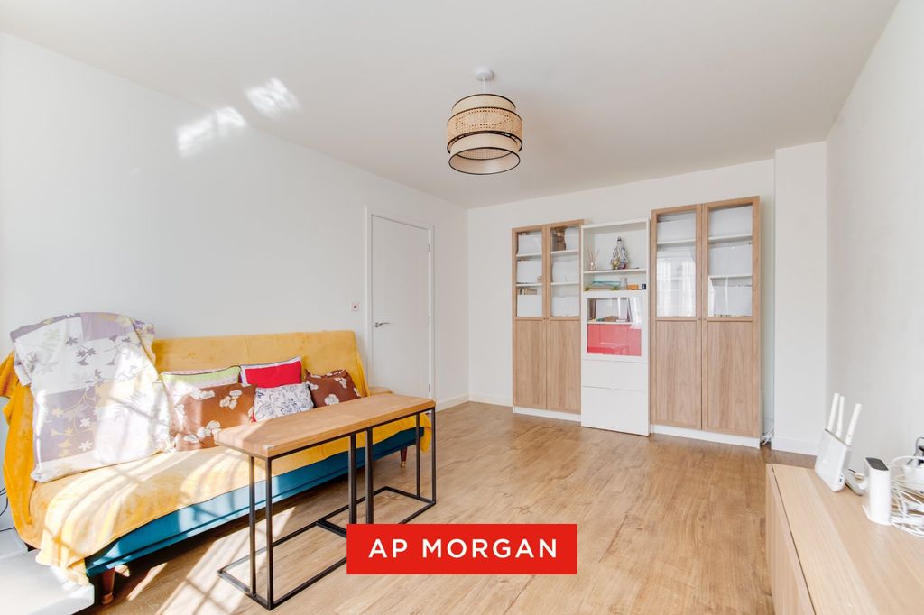 Property photo 3 of 17 Picture No. 11