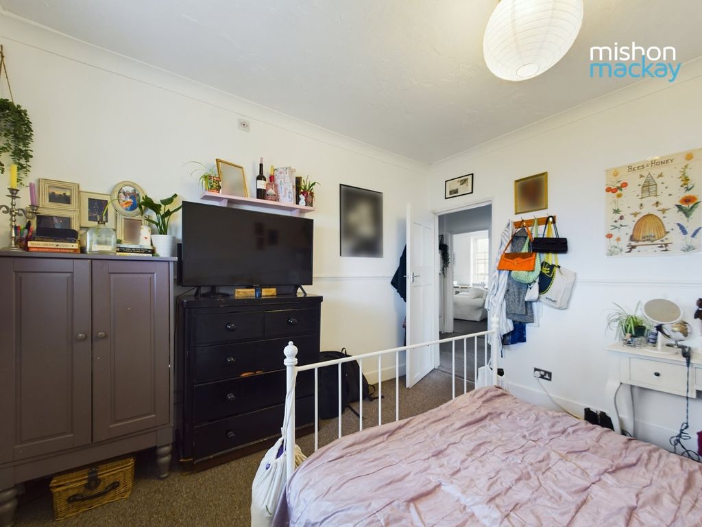 Property photo 3 of 10 Picture No. 12